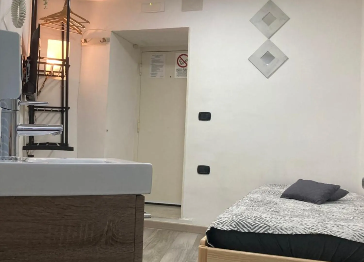 Alojamento de Acomodação e Pequeno-almoço Napoli Central Nest Acomodação com café da manhã