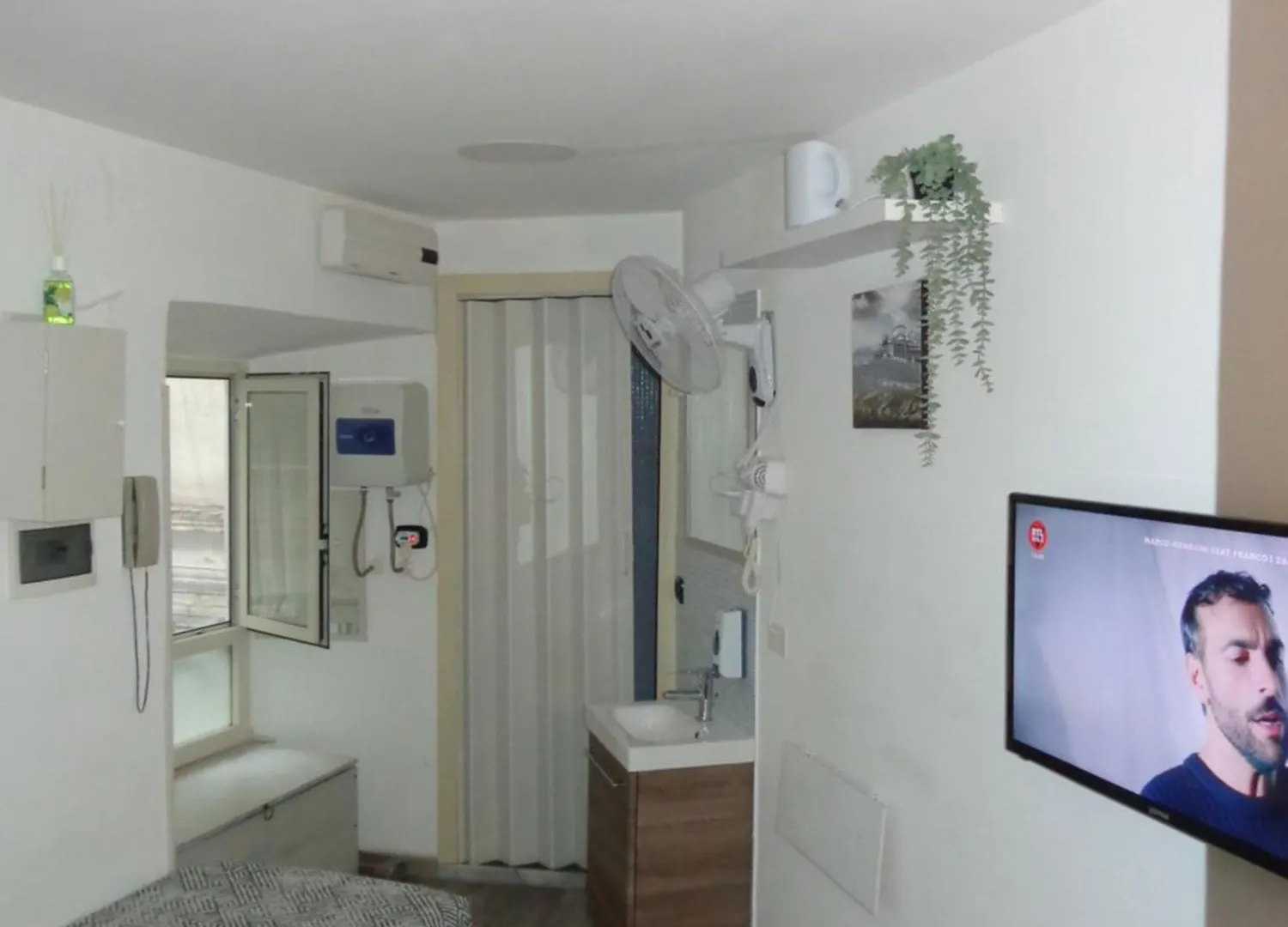 Napoli Central Nest Bed & Breakfast